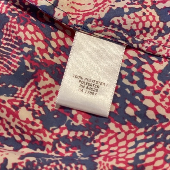 Banana Republic Printed wrap Top Size Medium - Picture 7 of 8